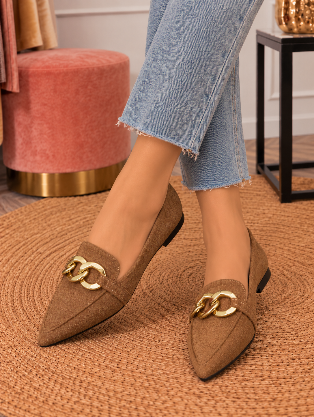 Gold Chain Pointed Loafers