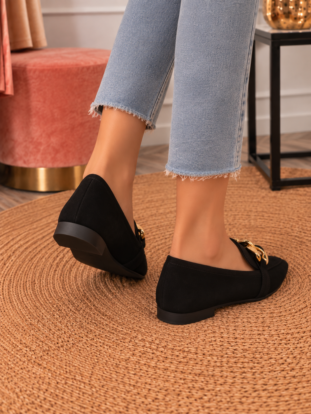 Gold Chain Pointed Loafers