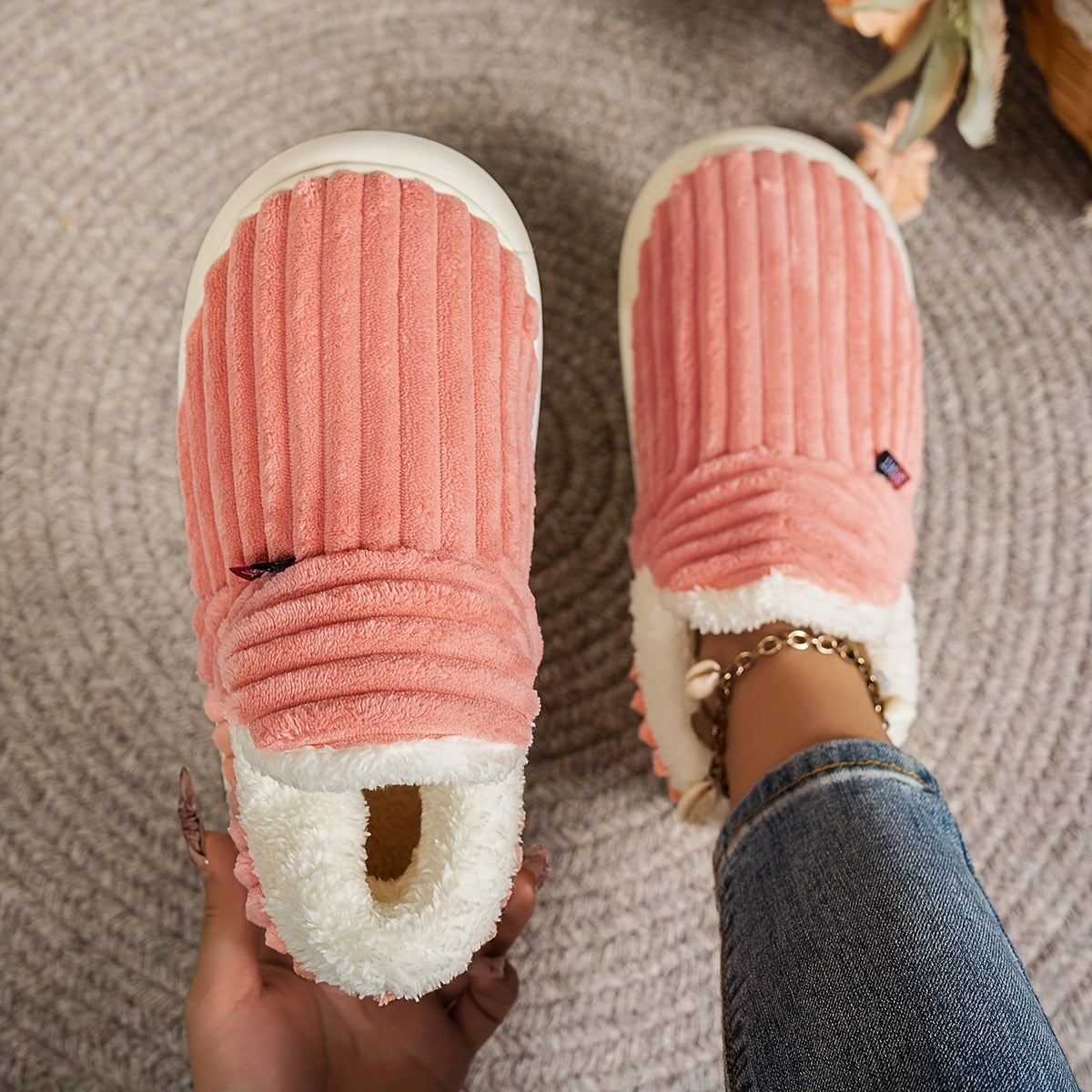 Plush-Lined Ribbed Pantoffels