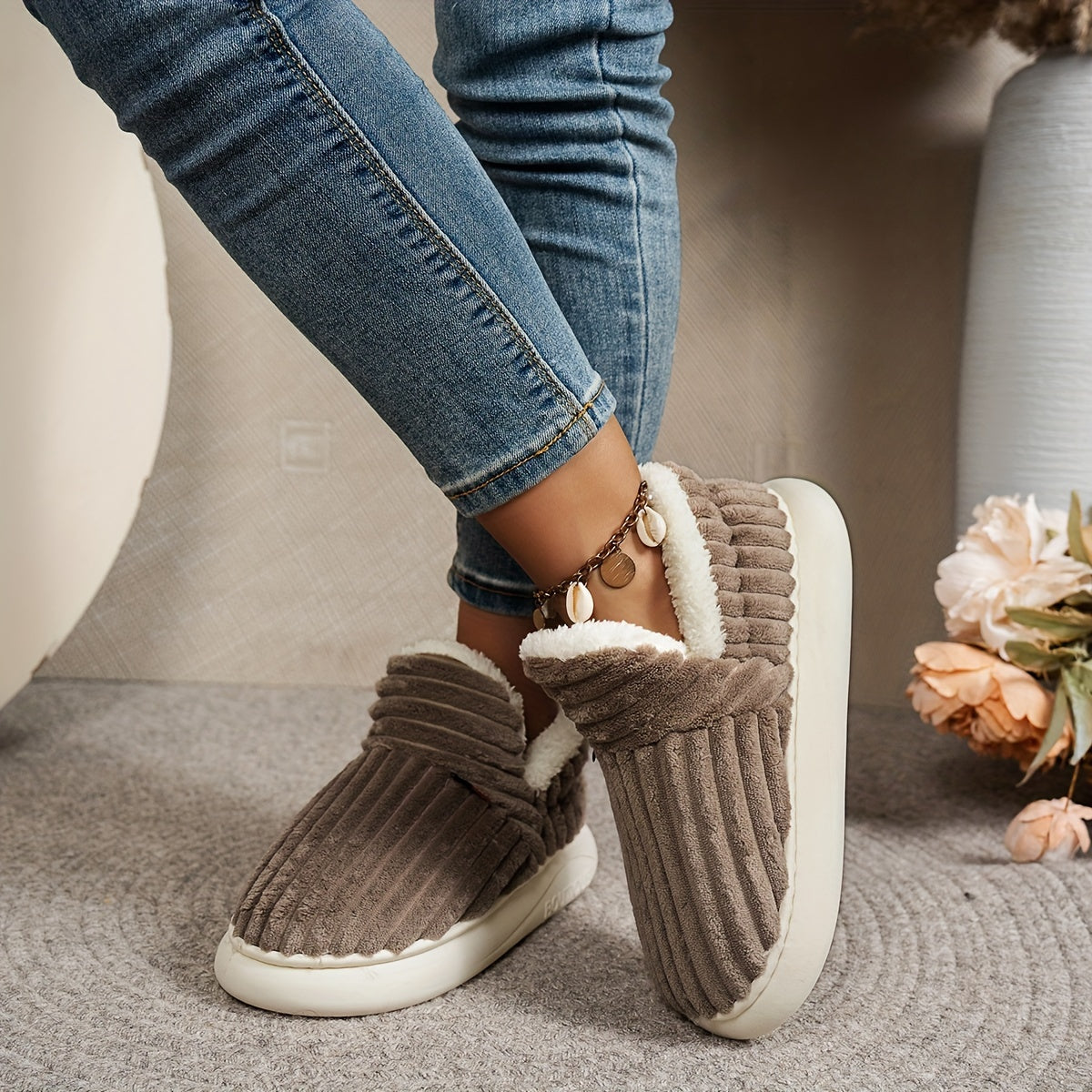 Plush-Lined Ribbed Pantoffels