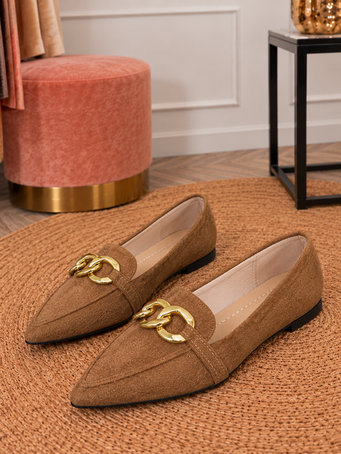Gold Chain Pointed Loafers