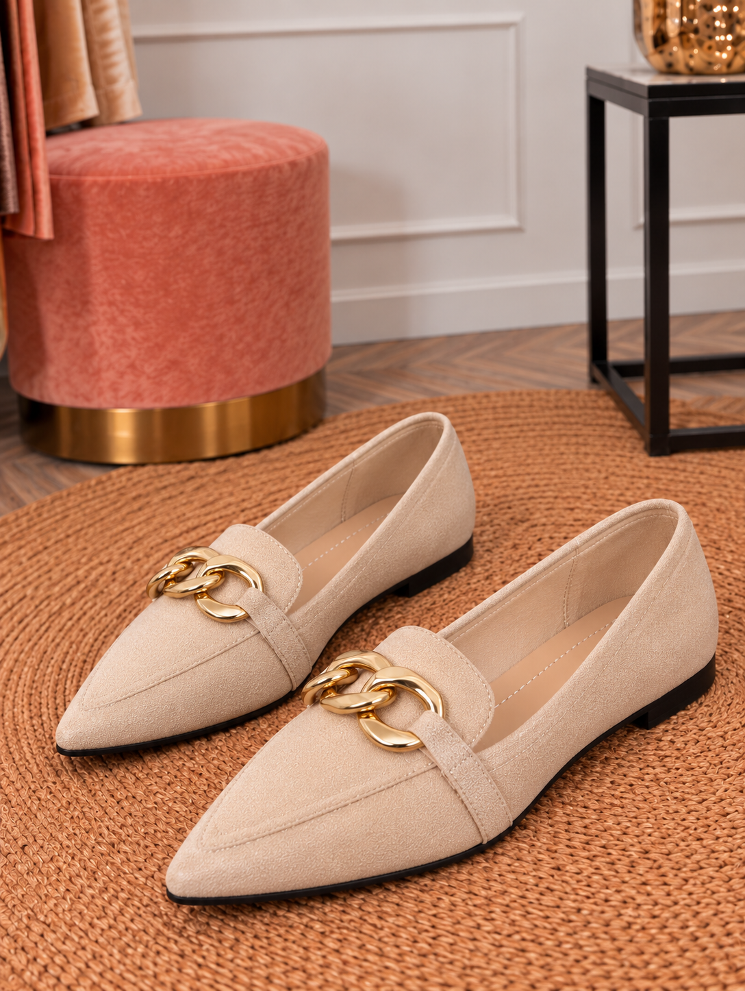 Gold Chain Pointed Loafers