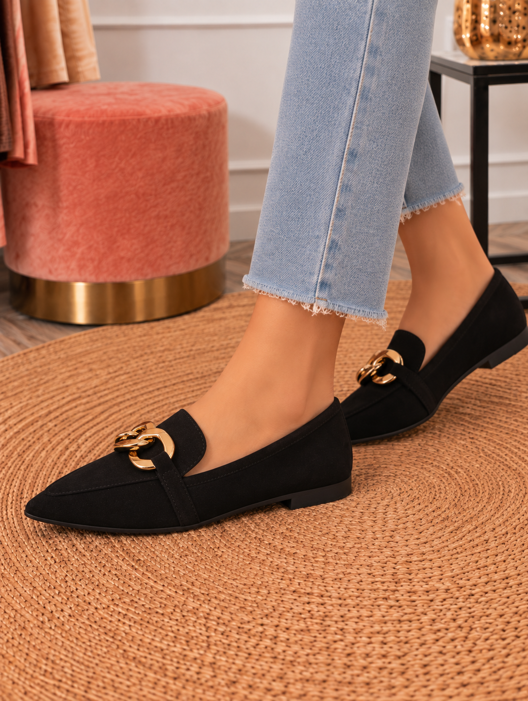 Gold Chain Pointed Loafers
