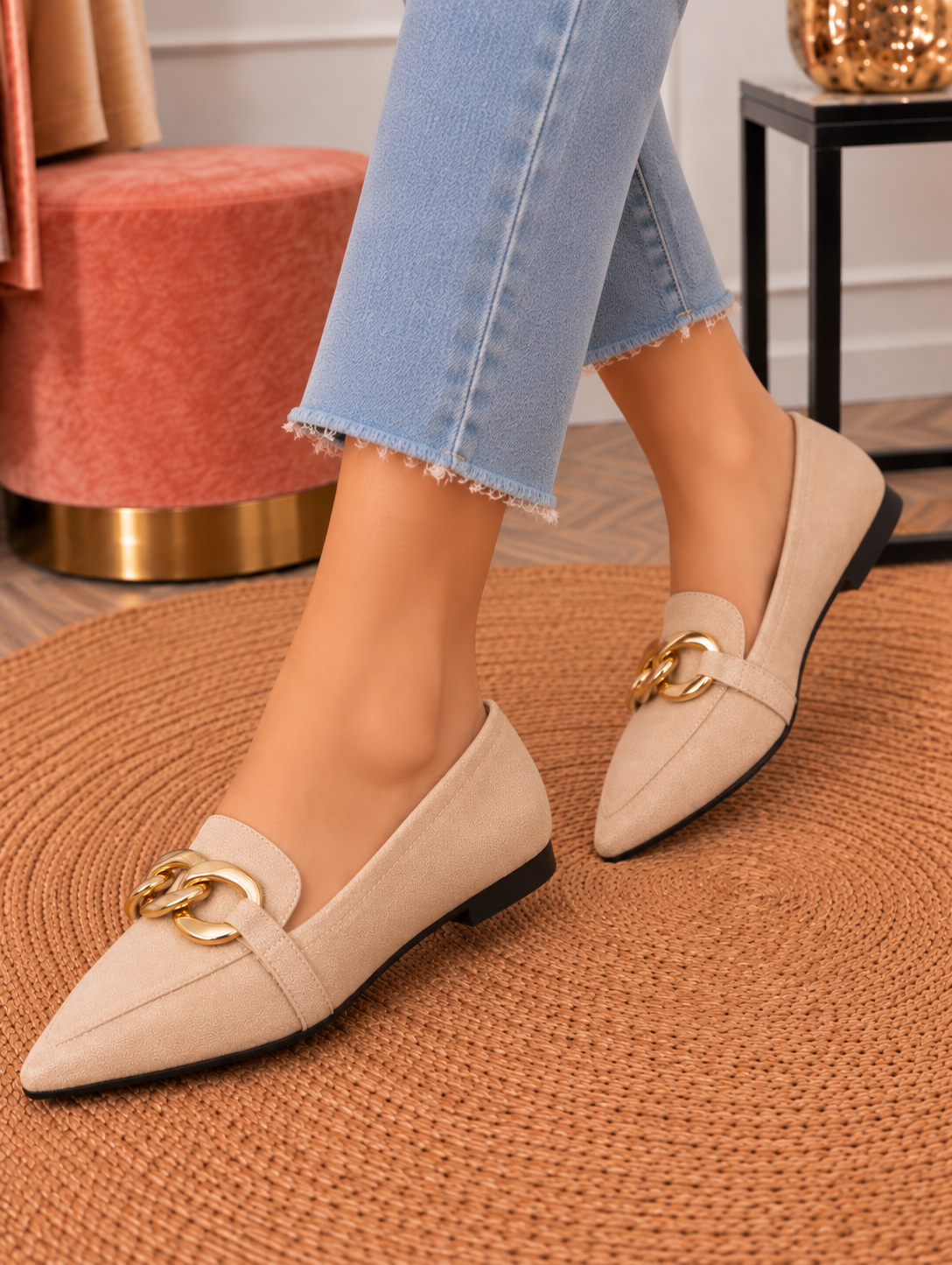 Gold Chain Pointed Loafers