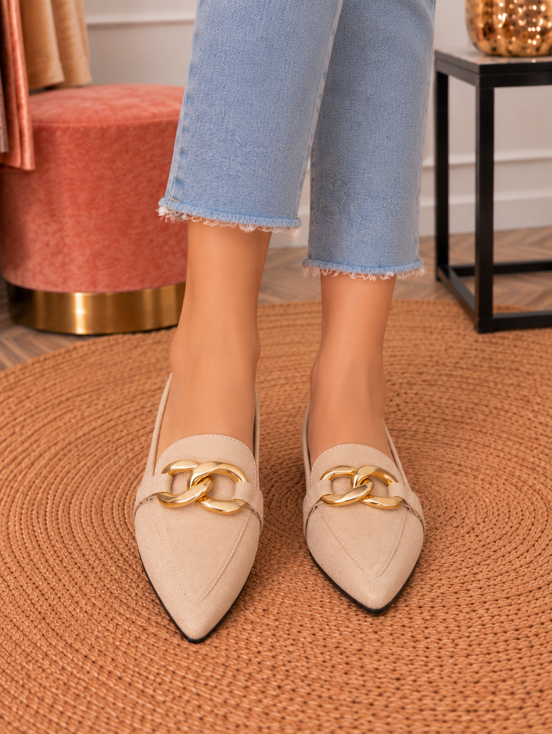 Gold Chain Pointed Loafers