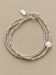 Layered Pearl Armband