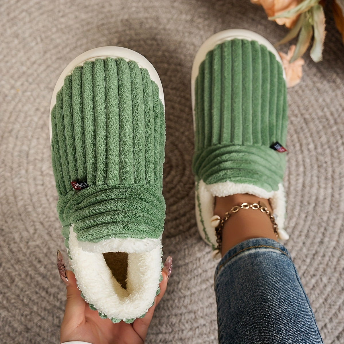 Plush-Lined Ribbed Pantoffels